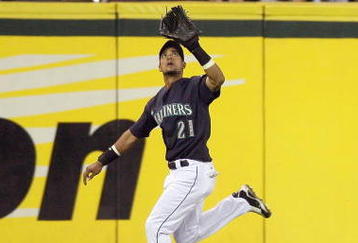SEATTLE - SEPTEMBER 18: Franklin Gutierrez #21 of the Seattle Mariners runs back to catch the fly ball during the game against the New York Yankees on September 18, 2009 at Safeco Field in Seattle, Washington. (Photo by Otto Greule Jr/Getty Images)