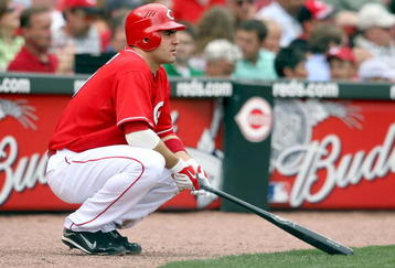 CINCINNATI - JULY 02:  Joey Votto #19 of the Cincinnati Reds waits to bat during the game against the Arizona Diamondbacks on July 2, 2009 in Cincinnati, Ohio.  (Photo by Andy Lyons/Getty Images)