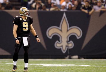 NEW ORLEANS - NOVEMBER 08:  Quarterback Drew Brees #9 of the New Orleans Saints at Louisiana Superdome on November 8, 2009 in New Orleans, Louisiana.  (Photo by Ronald Martinez/Getty Images)