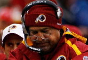 LANDOVER, MD - OCTOBER 18:  Greg Blache, Washington Redskins defensive coordinator, on the sideline during a loss to the Kansas Chiefs October 18, 2009 at FedEx Field in Landover, Maryland. The Chiefs won the game 14-6.  (Photo by Win McNamee/Getty Images)