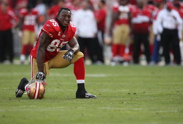 SAN FRANCISCO - NOVEMBER 08:  Vernon Davis #85 of the San Francisco 49ers looks on against the Tennessee Titans during an NFL game on November 8, 2009 at Candlestick Park in San Francisco, California.  (Photo by Jed Jacobsohn/Getty Images)