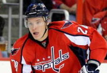 WASHINGTON - NOVEMBER 11:  Alexander Semin #28 of the Washington Capitals brings the puck down the ice against the New York Islanders at the Verizon Center on November 11, 2009 in Washington, DC.  (Photo by Greg Fiume/Getty Images)
