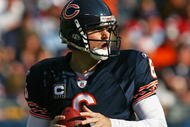 CHICAGO - NOVEMBER 08: Jay Cutler #6 of the Chicago Bears looks for a receiver against the Arizona Cardinals at Soldier Field on November 8, 2009 in Chicago, Illinois. The Cardinals defeated the Bears 41-21. (Photo by Jonathan Daniel/Getty Images)