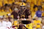 TEMPE, AZ - NOVEMBER 07: Quarterback Brock Osweiler #17 of the Arizona State Sun Devils prepares to snap the ball against the USC Trojans during the college football game at Sun Devil Stadium on November 7, 2009 in Tempe, Arizona. The Trojans defeated the Devils 14-9. (Photo by Christian Petersen/Getty Images)
