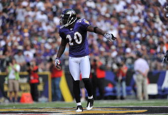 BALTIMORE - SEPTEMBER 27:  Ed Reed #20 of the Baltimore Ravens defends against the Cleveland Browns at M&T Bank Stadium on September 27, 2009 in Baltimore, Maryland. The Ravens defeated the Browns 34-3. (Photo by Larry French/Getty Images)
