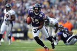 BALTIMORE - NOVEMBER 1:  Derrick Mason #85 of the Baltimore Ravens runs the ball against the Denver Broncos at M&T Bank Stadium on November 1, 2009 in Baltimore, Maryland. The Ravens defeated the Broncos 30-7. (Photo by Larry French/Getty Images)