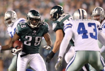 PHILADELPHIA - NOVEMBER 08:  LeSean McCoy #29 of the Philadelphia Eagles runs the ball against Gerald Sensabaugh #43 of the Dallas Cowboys at Lincoln Financial Field on November 8, 2009 in Philadelphia, Pennsylvania. The Cowboys won 20-16. (Photo by Al Bello/Getty Images)