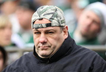 EAST RUTHERFORD, NJ - OCTOBER 18:  Actor, James Gandolfini watches  The New York Jets against The Buffalo Bills on October 18, 2009 at Giants Stadium in East Rutherford, New Jersey.  (Photo by Al Bello/Getty Images)