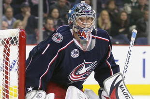 COLUMBUS, OHIO - APRIL 23: Steve Mason #1 of the Columbus Blue Jackets keeps his eye on the play against the Detroit Red Wings during Game Four of the Western Conference Quarterfinals of the 2009 Stanley Cup Playoffs on April 23, 2009 at the Nationwide Arena in Columbus, Ohio. The Red Wings defeated the Blue Jackets 6-5 on a late goal by Johan Franzen to eliminate the Blue Jackets 4 games to 0. (Photo by Claus Andersen/Getty Images