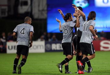 RAMAT GAN, ISRAEL - NOVEMBER 3:  (ISRAEL OUT) Juventus players celebrate during their UEFA Champions League Group A, Matchday 4 game on November 3, 2009 against Maccabi Haifa at the National Stadium in Ramat Gan, Israel. (Photo by Uriel Sinai/Getty Images)