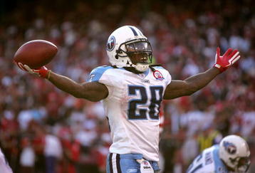 SAN FRANCISCO - NOVEMBER 08:  Chris Johnson #28 of the Tennessee Titans celebrates after he scored a touchdown against the San Francisco 49ers at Candlestick Park on November 8, 2009 in San Francisco, California.  (Photo by Ezra Shaw/Getty Images)