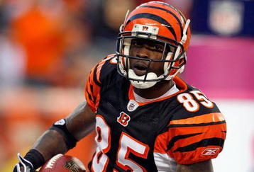CINCINNATI - OCTOBER 25:  Chad Ochocinco #85 of the Cincinnati Bengals scores a touchdown during the NFL game against the Chicago Bears at Paul Brown Stadium on October 25, 2009 in Cincinnati, Ohio.  The Bengals won 45-10.  (Photo by Andy Lyons/Getty Images)