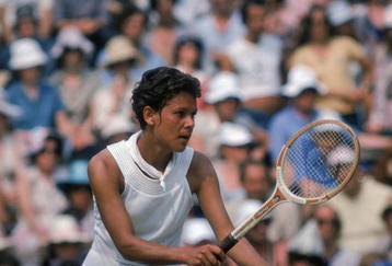 Australian tennis player Evonne Goolagong Cawley at Wimbledon, 1976. (Photo by Don Morley/Getty Images)