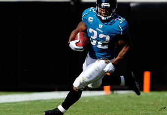 JACKSONVILLE, FL - OCTOBER 18:  Maurice Jones-Drew #32 of the Jacksonville Jaguars runs during the game against the St. Louis Rams at Jacksonville Municipal Stadium on October 18, 2009 in Jacksonville, Florida.  (Photo by Sam Greenwood/Getty Images)