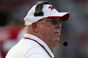 COLLEGE PARK, MD - SEPTEMBER 13:  Head coach Ralph Friedgen of the University of Maryland Terrapins directs his team against the Citadel Bulldogs during NCAA football game at Byrd Stadium on September 13, 2003 in College Park, Maryland. The Terrapins defeated the Bulldogs 61-0.  (Photo by Doug Pensinger/Getty Images)