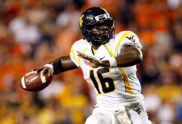 AUBURN, AL - SEPTEMBER 19:  Quarterback Jarrett Brown #16 of the West Virginia Mountaineers against the Auburn Tigers at Jordan-Hare Stadium on September 19, 2009 in Auburn, Alabama.  (Photo by Kevin C. Cox/Getty Images)