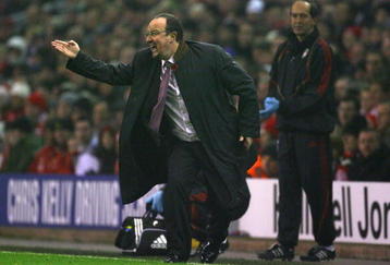LIVERPOOL, ENGLAND - NOVEMBER 09:  Liverpool Manager Rafael Benitez shouts instructions during the Barclays Premier League match between Liverpool and Birmingham City at Anfield on November 9, 2009 in Liverpool, England.  (Photo by Alex Livesey/Getty Images)