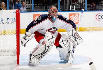 ATLANTA - NOVEMBER 05:  Goaltender Mathieu Garon #32 of the Columbus Blue Jackets against the Atlanta Thrashers at Philips Arena on November 5, 2009 in Atlanta, Georgia.  (Photo by Kevin C. Cox/Getty Images)