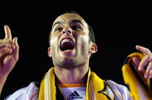 CARSON, CA - NOVEMBER 13:  Landon Donovan #10 of the Los Angeles Galaxy celebrates after the Galaxy defeated the Houston Dynamo in the MLS Western Conference Championship match 2-0 at The Home Depot Center on November 13, 2009 in Carson, California.  (Photo by Victor Decolongon/Getty Images)