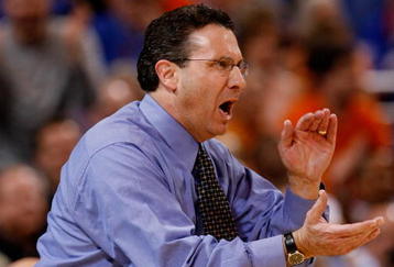 ST. LOUIS - MARCH 23:  Head coach Todd Lickliter of the Butler Bulldogs shouts encouragements from the bench during the midwest regional game against the Florida Gators during the NCAA Men's Basketball Tournament at the Edward Jones Dome on March 23, 2007 in St. Louis, Missouri.  (Photo by Dilip Vishwanat/Getty Images)