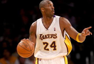 LOS ANGELES, CA - NOVEMBER 08:  Kobe Bryant #24 of the Los Angeles Lakers brings the up up the court in the game with the New Orleans Hornets on November 8, 2009 at Staples Center in Los Angeles, California.  NOTE TO USER: User expressly acknowledges and agrees that, by downloading and/or using this Photograph, user is consenting to the terms and conditions of the Getty Images License Agreement.  (Photo by Stephen Dunn/Getty Images)