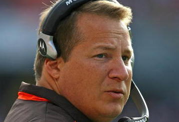 CHICAGO - NOVEMBER 01: Head coach Eric Mangini of the Cleveland Browns watches as his team takes on the Chicago Bears at Soldier Field on November 1, 2009 in Chicago, Illinois. The Bears defeated the Browns 30-6. (Photo by Jonathan Daniel/Getty Images)