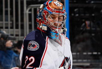 ATLANTA - NOVEMBER 05:  Goaltender Mathieu Garon #32 of the Columbus Blue Jackets against the Atlanta Thrashers at Philips Arena on November 5, 2009 in Atlanta, Georgia.  (Photo by Kevin C. Cox/Getty Images)