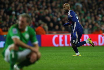 DUBLIN, IRELAND - NOVEMBER 14:  France forward Nicolas Anelka celebrates after scoring during the  FIFA 2010 World Cup Qualifier play off first leg between Republic of Ireland and France at Croke Park   on November 14, 2009 in Dublin, Ireland.  (Photo by Stu Forster/Getty Images)