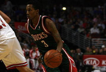 CHICAGO - NOVEMBER 03: Brandon Jennings #3 of the Milwaukee Bucks brings the ball upcourt against the Chicago Bulls at the United Center on November 3, 2009 in Chicago, Illinois. The Bulls defeated the Bucks 83-81. (Photo by Jonathan Daniel/Getty Images)