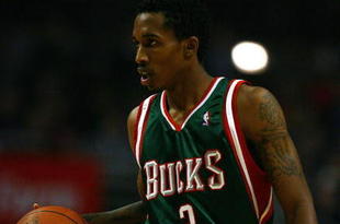 CHICAGO - NOVEMBER 03:  Brandon Jennings #3 of the Milwaukee Bucks brings the ball upcourt against the Chicago Bulls at the United Center on November 3, 2009 in Chicago, Illinois. The Bulls defeated the Bucks 83-81. (Photo by Jonathan Daniel/Getty Images)