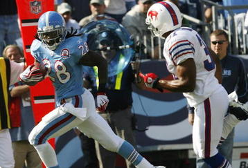 NASHVILLE, TN - NOVEMBER 15: Chris Johnson #28 of the Tennessee Titans breaks free from Jairus Byrd #31 of the Buffalo Bills for a touchdown in their NFL game at LP Field on November 15, 2009 in Nashville, Tennessee.    (Photo by John Sommers II/Getty Images)
