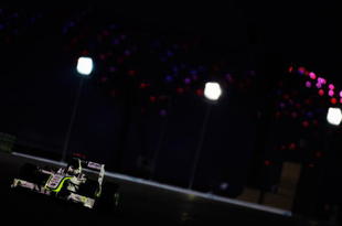 ABU DHABI, UNITED ARAB EMIRATES - NOVEMBER 01: Jenson Button of Great Britain and Brawn GP drives during the Abu Dhabi Formula One Grand Prix at the Yas Marina Circuit on November 1, 2009 in Abu Dhabi, United Arab Emirates. (Photo by Mark Thompson/Getty Images)