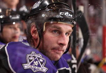 GLENDALE, AZ - NOVEMBER 02:  Ryan Smyth #94 of the Los Angeles Kings watches from the bench during the NHL game against the Phoenix Coyotes at Jobing.com Arena on November 2, 2009 in Glendale, Arizona.  The Kings defeated the Coyotes 5-3. (Photo by Christian Petersen/Getty Images)