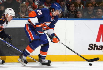 UNIONDALE, NY - NOVEMBER 07:  Matt Moulson #26 of the New York Islanders skates against the Atlanta Thrashers on November 7, 2009 at Nassau Coliseum in Uniondale, New York.  (Photo by Jim McIsaac/Getty Images)