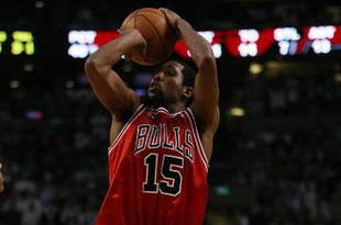 BOSTON - MAY 02:  John Salmons #15 of the Chicago Bulls takes a shot in the second half against the Boston Celtics in Game Seven of the Eastern Conference Quarterfinals during the 2009 NBA Playoffs at TD Banknorth Garden on May 2, 2009 in Boston, Massachusetts. The Celtics defeated the Bulls 109-99. NOTE TO USER: User expressly acknowledges and agrees that, by downloading and or using this photograph, User is consenting to the terms and conditions of the Getty Images License Agreement.  (Photo by Elsa/Getty Images)