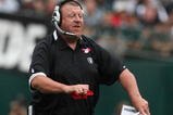 OAKLAND, CA - OCTOBER 18:  Head coach Tom Cable of the Oakland Raiders looks on against the Philadelphia Eagles during an NFL game at the Oakland-Alameda County Coliseum on October 18, 2009 in Oakland, California.  (Photo by Jed Jacobsohn/Getty Images)