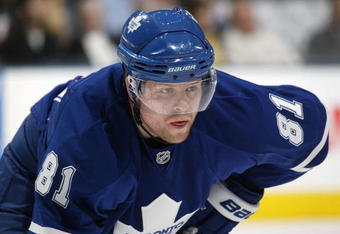 TORONTO, ON - NOVEMBER 14:  Phil Kessel #81 of the Toronto Maple Leafs waits for a faceoff in a game against the Calgary Flames on November 14,2009 at the Air Canada Centre in Toronto, Ontario. The Flames won 5-2. (Photo by Claus Andersen/Getty Images) 