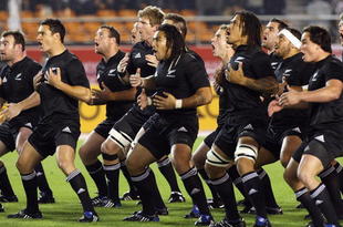 TOKYO - OCTOBER 31:  All Blacks perform the Haka before the 2009 Bledisloe Cup match between the New Zealand All Blacks and the Australian Wallabies at the National Stadium on October 31, 2009 in Tokyo, Japan.  (Photo by Junko Kimura/Getty Images)