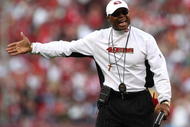 SAN FRANCISCO - NOVEMBER 08: Head coach Mike Singletary of the San Francisco 49ers looks on against the Tennessee Titans during an NFL game on November 8, 2009 at Candlestick Park in San Francisco, California.  (Photo by Jed Jacobsohn/Getty Images)