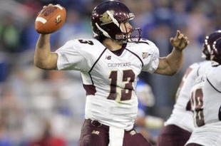 LEXINGTON, KY - SEPTEMBER 30: Dan LeFevour #13 of the Central Michigan Chippewas passes the ball during the game against the Kentucky Wildcats on September 30, 2006 at Commonwealth Stadium in Lexington, Kentucky. (Photo by Andy Lyons/Getty Images)