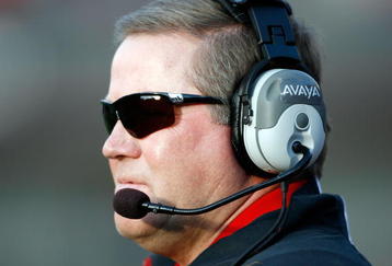 CINCINNATI - OCTOBER 24:  Brian Kelly the Head Coach of the Cincinnati Bearcats is pictured during the Big East Conference game against the Louisville Cardinals at Nippert Stadium on October 24, 2009 in Cincinnati, Ohio.  (Photo by Andy Lyons/Getty Images)