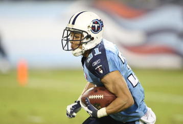 NASHVILLE, TN - NOVEMBER 1:  Cortland Finnegan #31 of the Tennessee Titans returns an interception during the game against the Jacksonville Jaguars at LP Field on November 1, 2009 in Nashville, Tennessee. (Photo by Streeter Lecka/Getty Images)