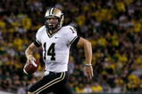 EUGENE, OR - SEPTEMBER 12:  Quarterback Joey Elliott #14 of the Purdue Boilermakers runs the ball against the Oregon Ducks at Autzen Stadium on September 12, 2009 in Eugene, Oregon.  (Photo by Jonathan Ferrey/Getty Images)