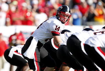 JACKSONVILLE, FL - OCTOBER 31:  Quarterback Joe Cox #14 of the Georgia Bulldogs against the Florida Gators at Jacksonville Municipal Stadium on October 31, 2009 in Jacksonville, Florida.  (Photo by Kevin C. Cox/Getty Images)