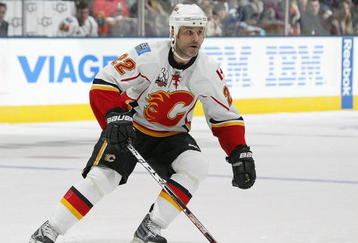 TORONTO, ON - NOVEMBER 14:  Daymond Langkow #22 of the Calgary Flames skates in a game against the Toronto Maple Leafs on November 14,2009 at the Air Canada Centre in Toronto, Ontario. The Flames won 5-2. (Photo by Claus Andersen/Getty Images) 