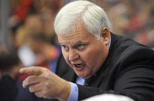 ST. PAUL, MN - SEPTEMBER 18: Head coach Ken Hitchcock of the Columbus Blue Jackets makes a point to the bench during the second period in a preseason game on September 18, 2009 at the Xcel Energy Center in St. Paul, Minnesota. (Photo by Tom Dahlin/Getty Images)
