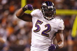CLEVELAND - NOVEMBER 16: Ray Lewis #52 of the Baltimore Ravens celebrates a defensive stop in the third quarter against the Cleveland Browns at Cleveland Browns Stadium on November 16, 2009 in Cleveland, Ohio.  (Photo by Matt Sullivan/Getty Images)