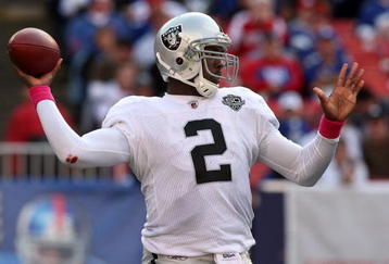 EAST RUTHERFORD, NJ - OCTOBER 11:  JaMarcus Russell #2 of the Oakland Raiders throws a pass against the New York Giants on October 11, 2009 at Giants Stadium in East Rutherford, New Jersey.  (Photo by Jim McIsaac/Getty Images)