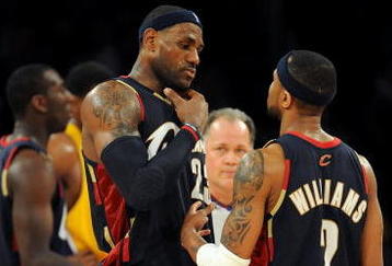 LOS ANGELES, CA - JANUARY 19:  (L-R) LeBron James #23 of the Cleveland Cavaliers talks to teammate Mo Williams #2 during the game against the Los Angeles Lakers at Staples Center on January 19, 2009 in Los Angeles, California.  The Lakers defeated the Cavaliers 105-88.  (Photo by Harry How/Getty Images)