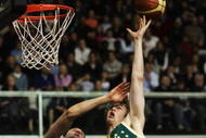 AUCKLAND, NEW ZEALAND - JUNE 26:  AJ Ogilvy of Australia is put under pressure from Alex Pledger of New Zealand during game one of the Ramsey Shield series between the New Zealand Tall Blacks and the Australian Boomers at the North Shore Events Centre on June 26, 2008 in Auckland, New Zealand.  (Photo by Phil Walter/Getty Images)